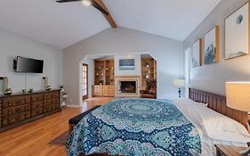 Beautiful Texas Ranch House, Game Room & Minigolf